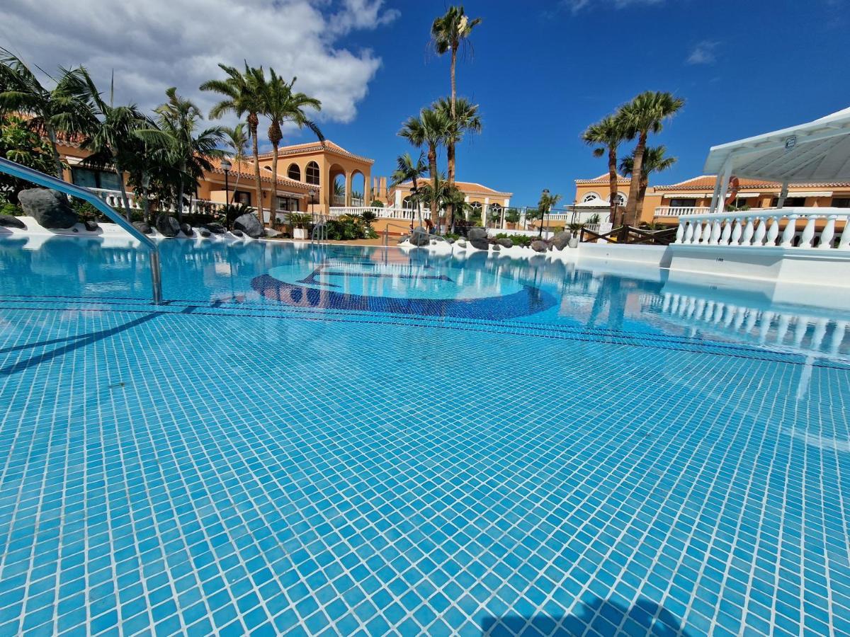 Exclusive Penthouse Playa Las Vistas 4 Close To The Sea And Beach, Aircondition For A Fee, Wifi, Terrace, Heated Pool Playa de las Americas  Eksteriør bilde
